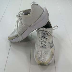Nike Interact Run Women's Road Running Shoes White/Metallic Silver FD2292-100 Si